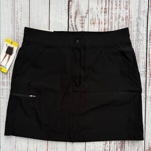 Women's 32 Cool Black Athleisure Skirt with Shorts Small NWT